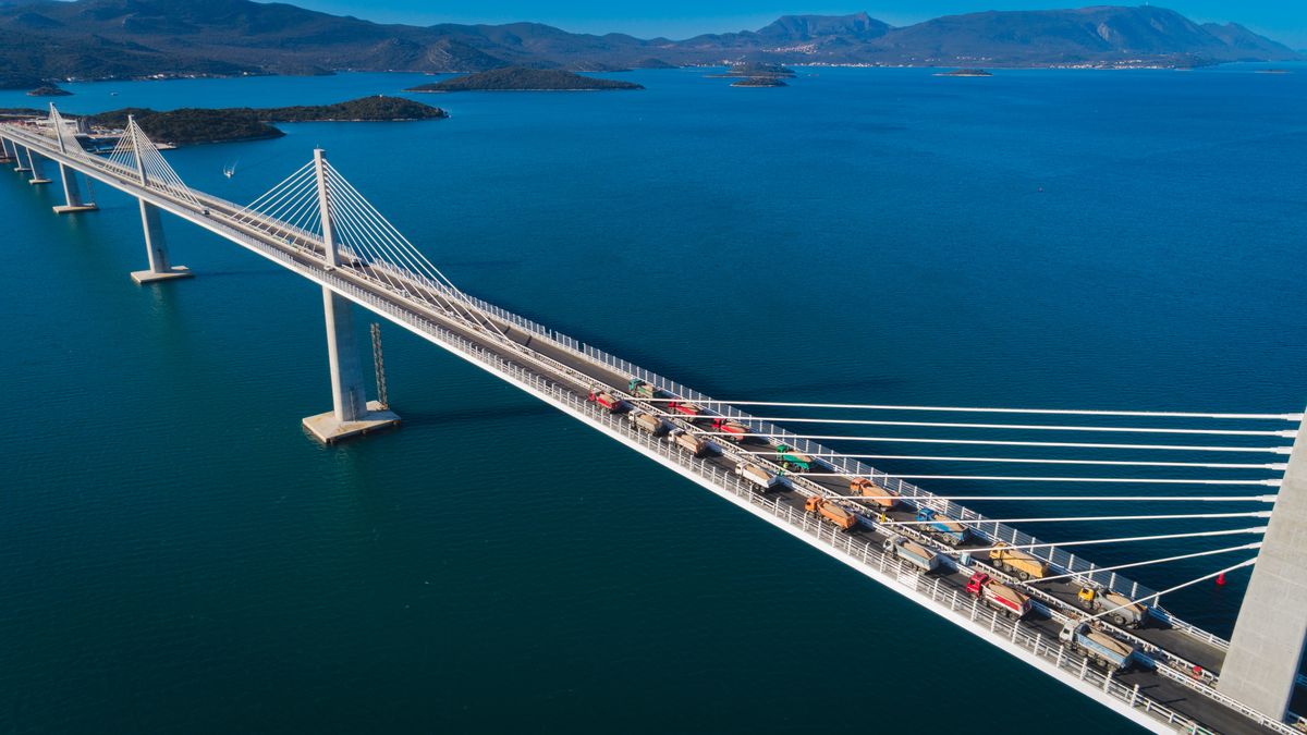 La Cina ha completato il ponte che unirà la Croazia.  Farà anche risparmiare tempo ai turisti